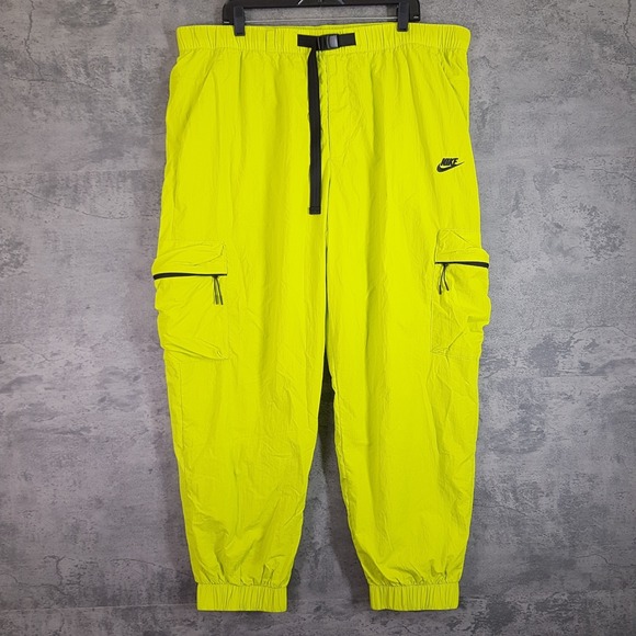 NIKE Tech Pack Woven Repel Lined Cargo Pants Mens Size LARGE Lime Green